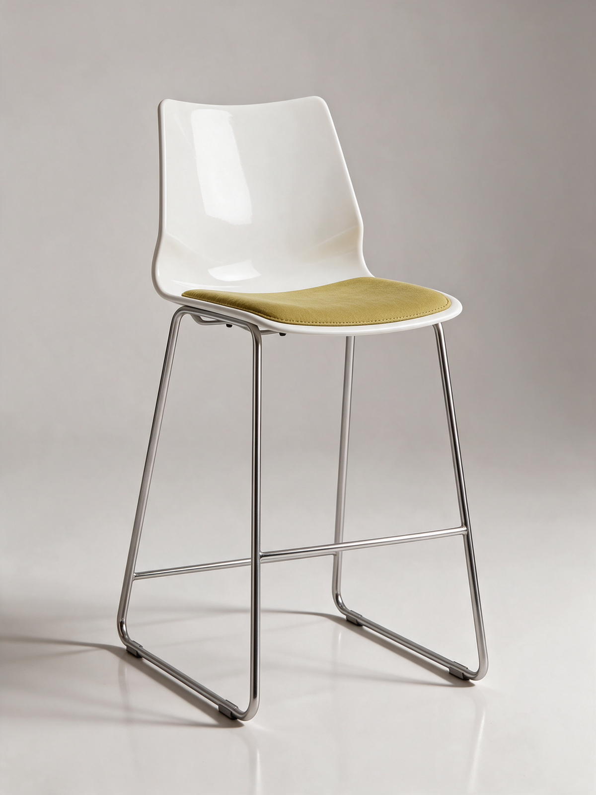 NIORA Arrow High high chair, studio view