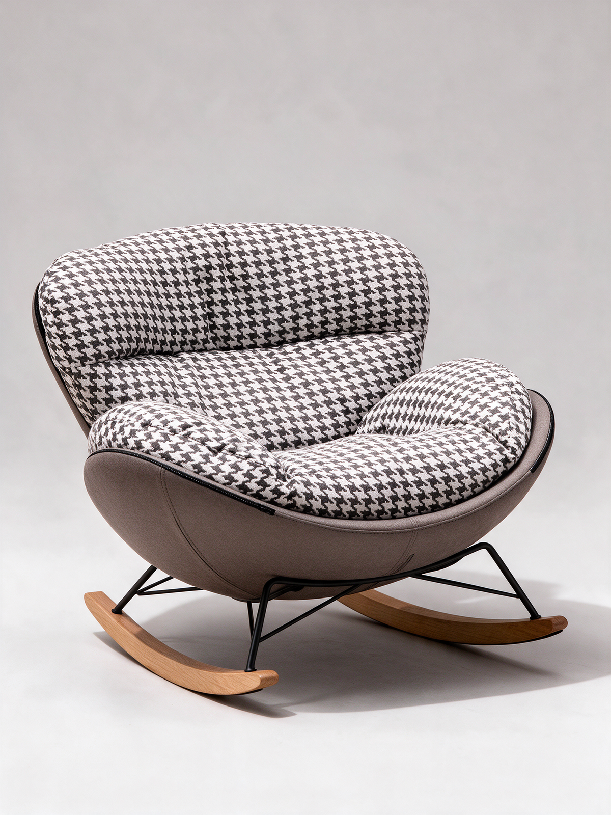 NIORA Nimbus lounge chair, studio view