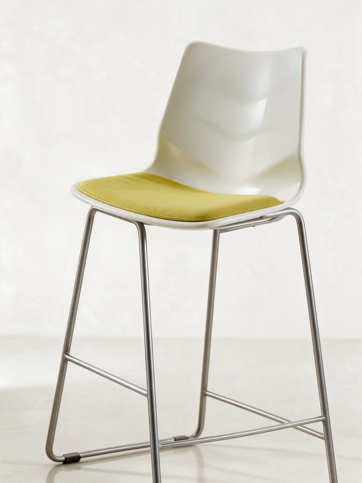 NIORA Arrow High high chair, upholstery and construction detail