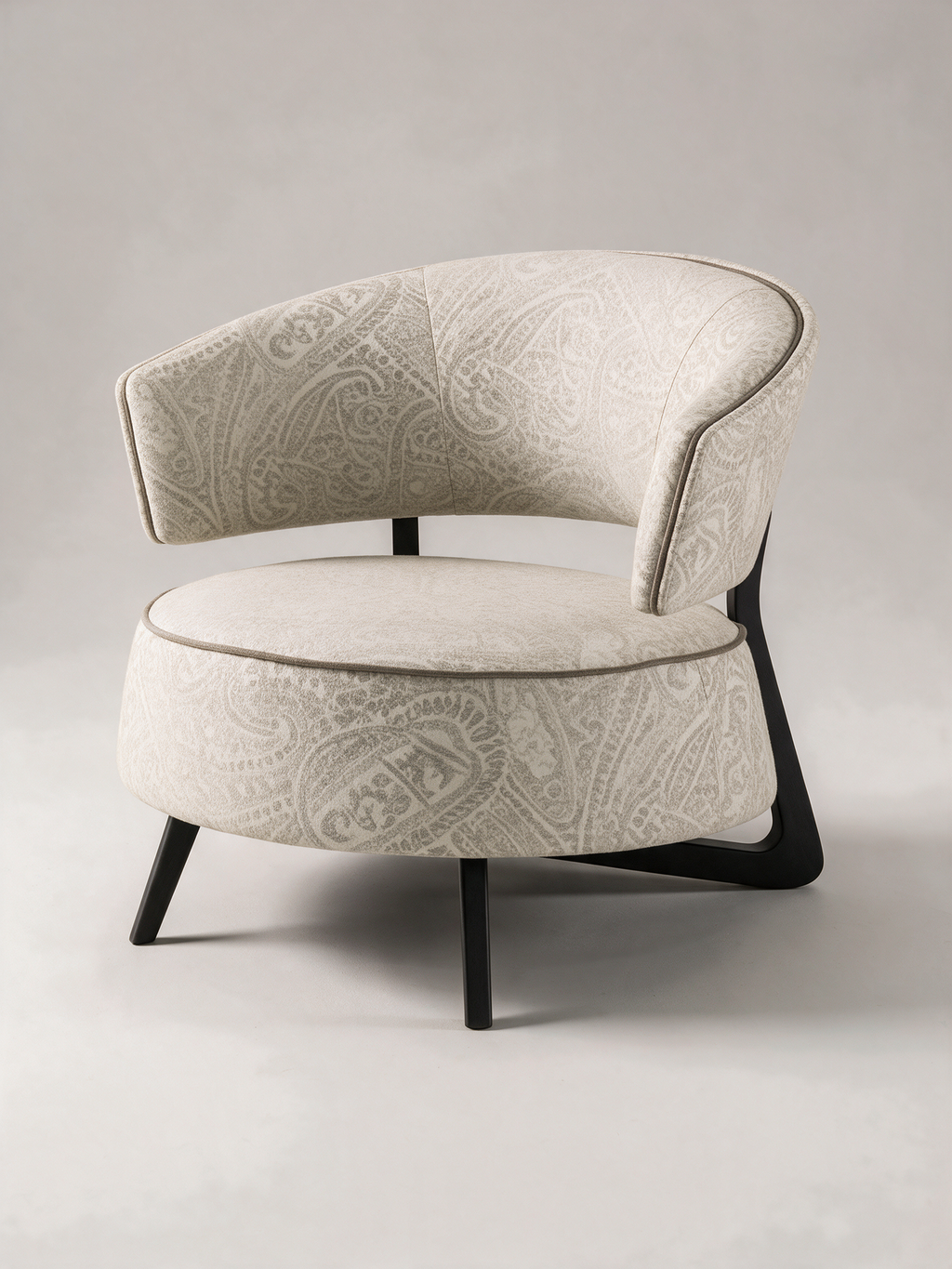 NIORA Oaklyn lounge chair, studio view