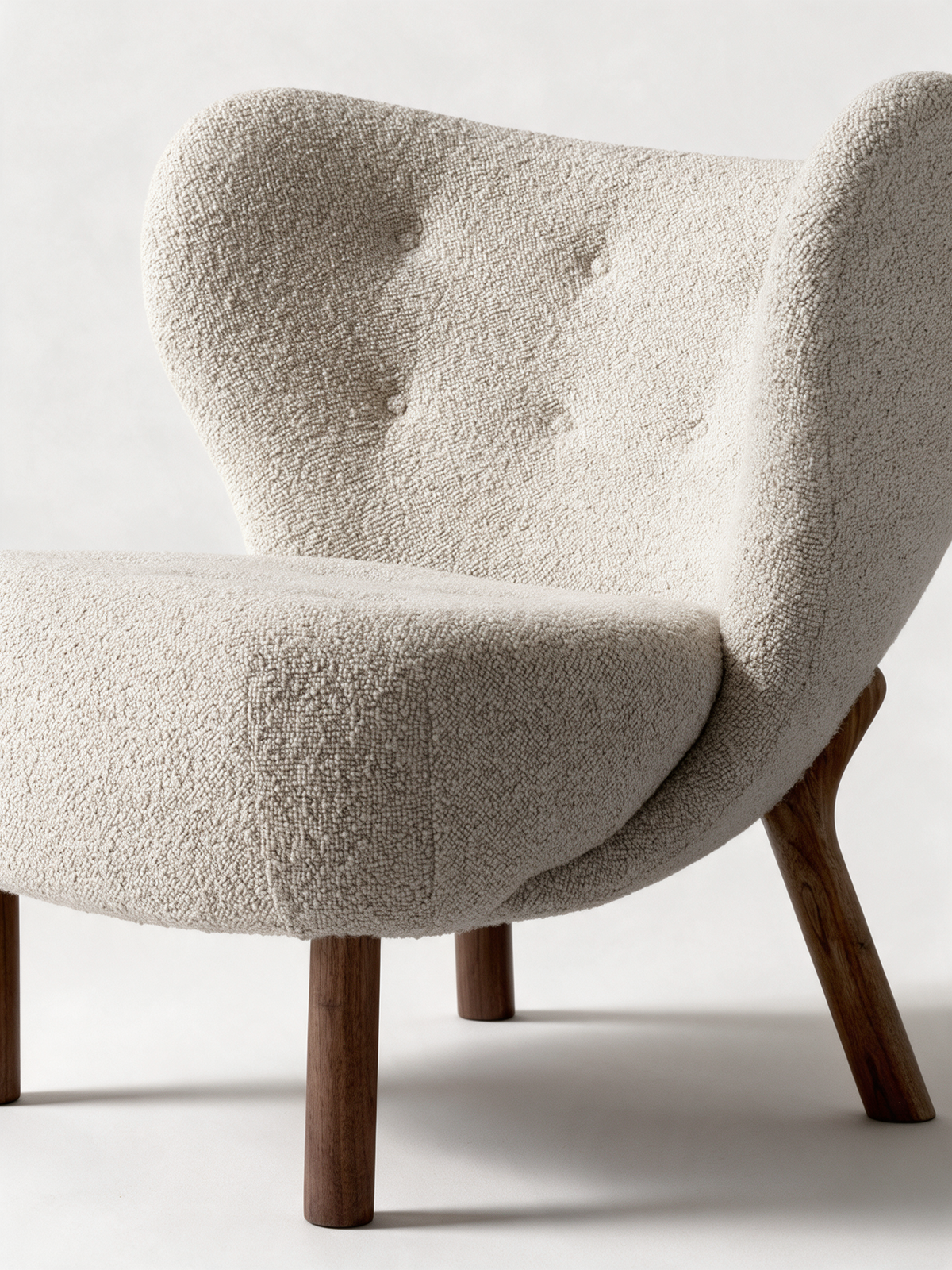 NIORA Arch lounge chair, upholstery and construction detail