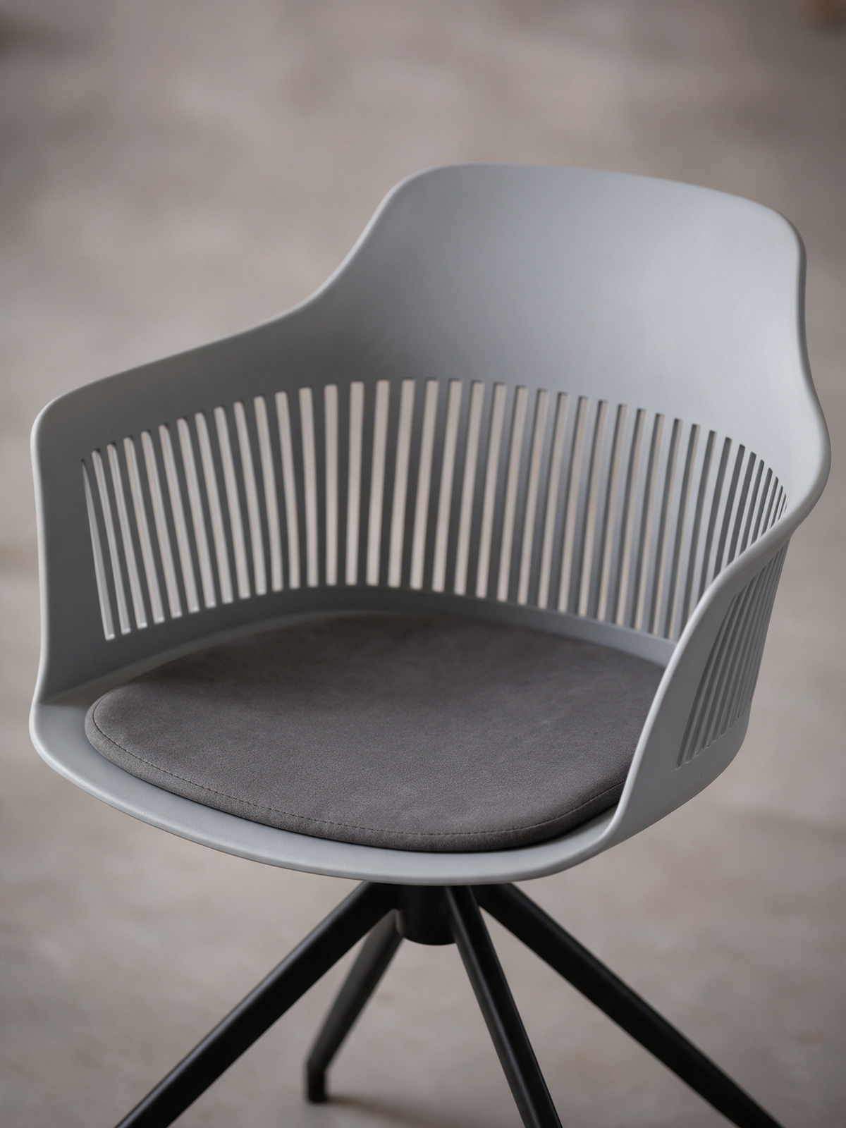 NIORA The Sip cafe chair, upholstery and construction detail